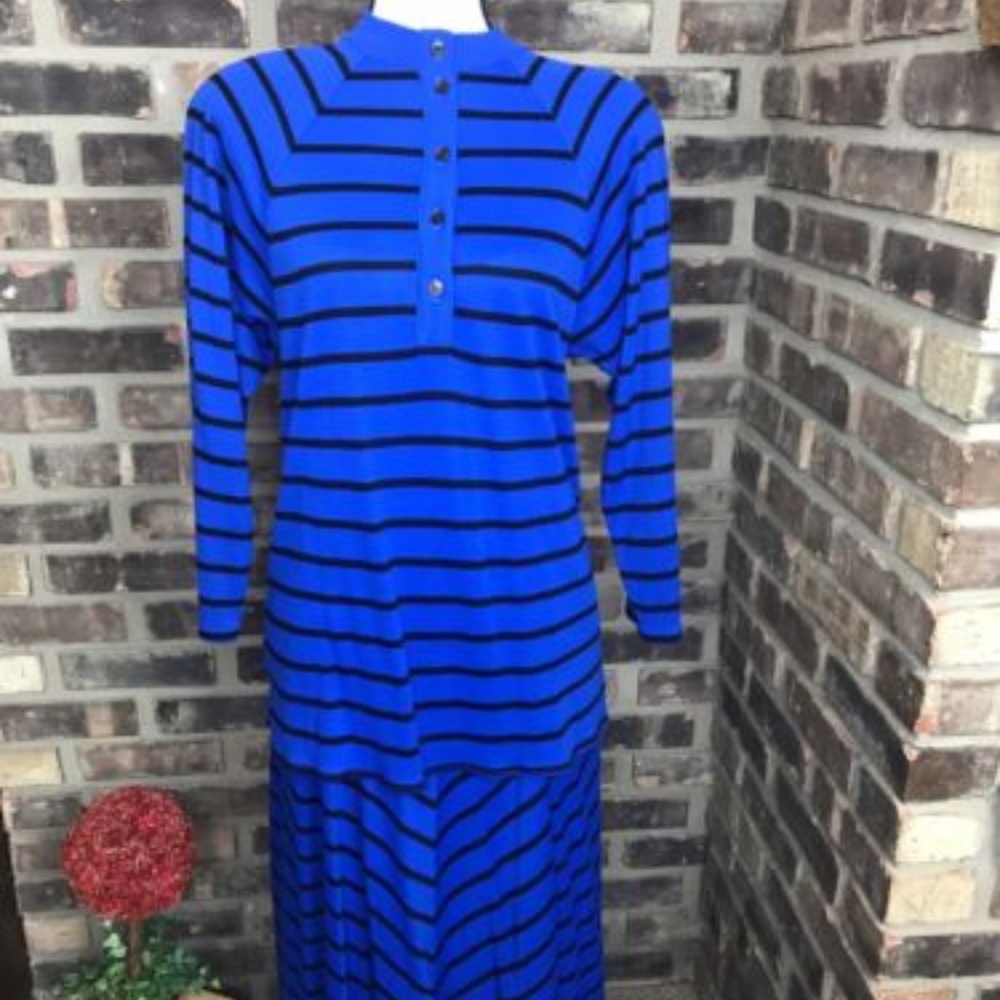 VINTAGE JG Skirt Shirt Set Size